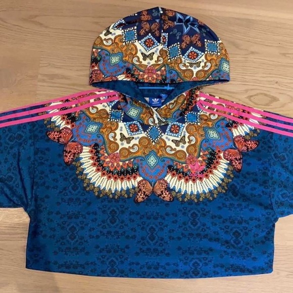 Vintage limited edition adidas cropped
hoodie. - Picture 1 of 2